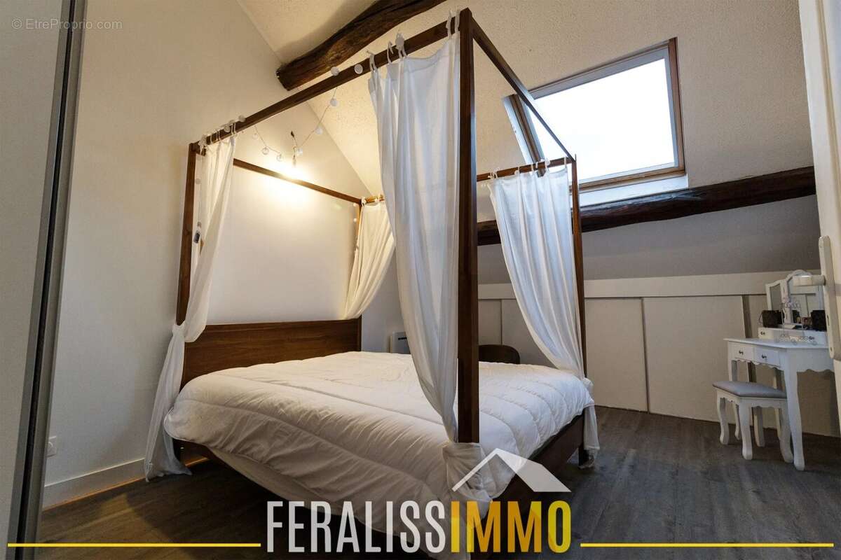 Appartement à VAUX-SUR-SEINE