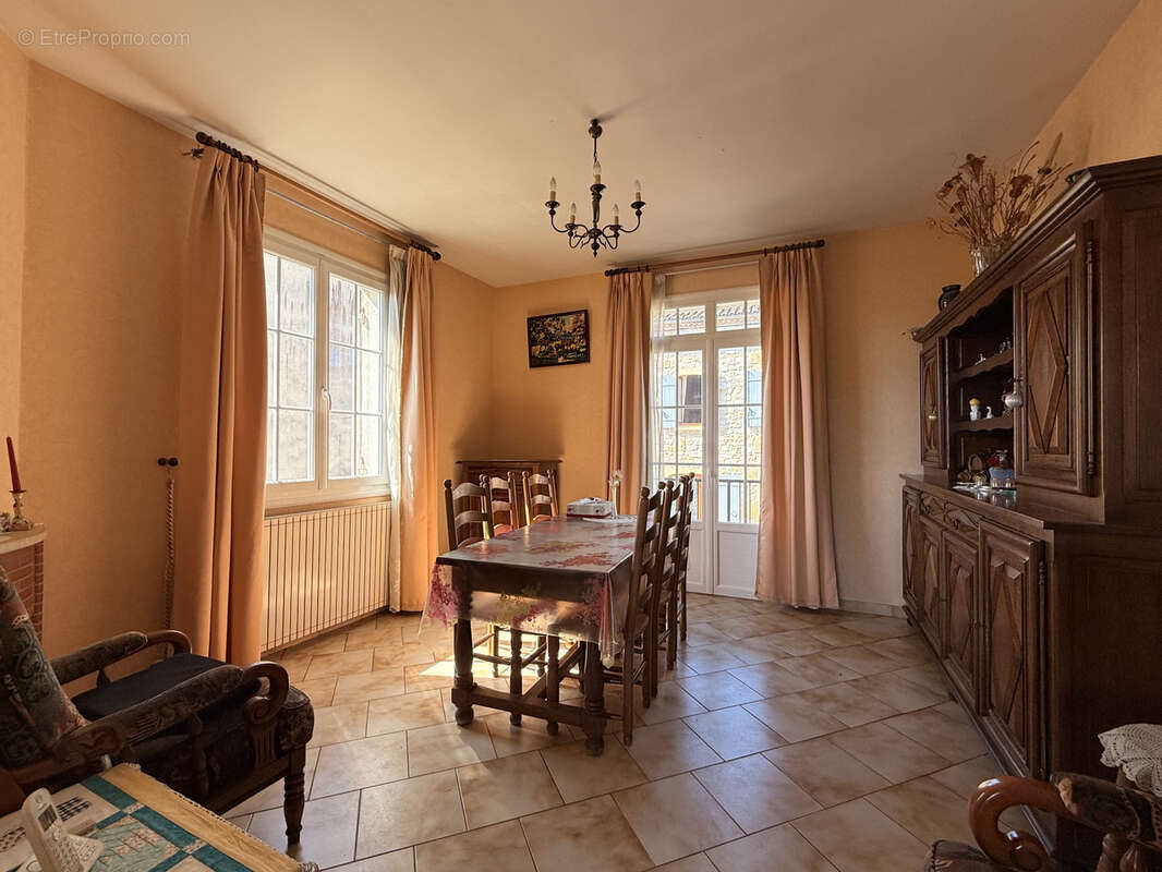 Maison à MONPAZIER