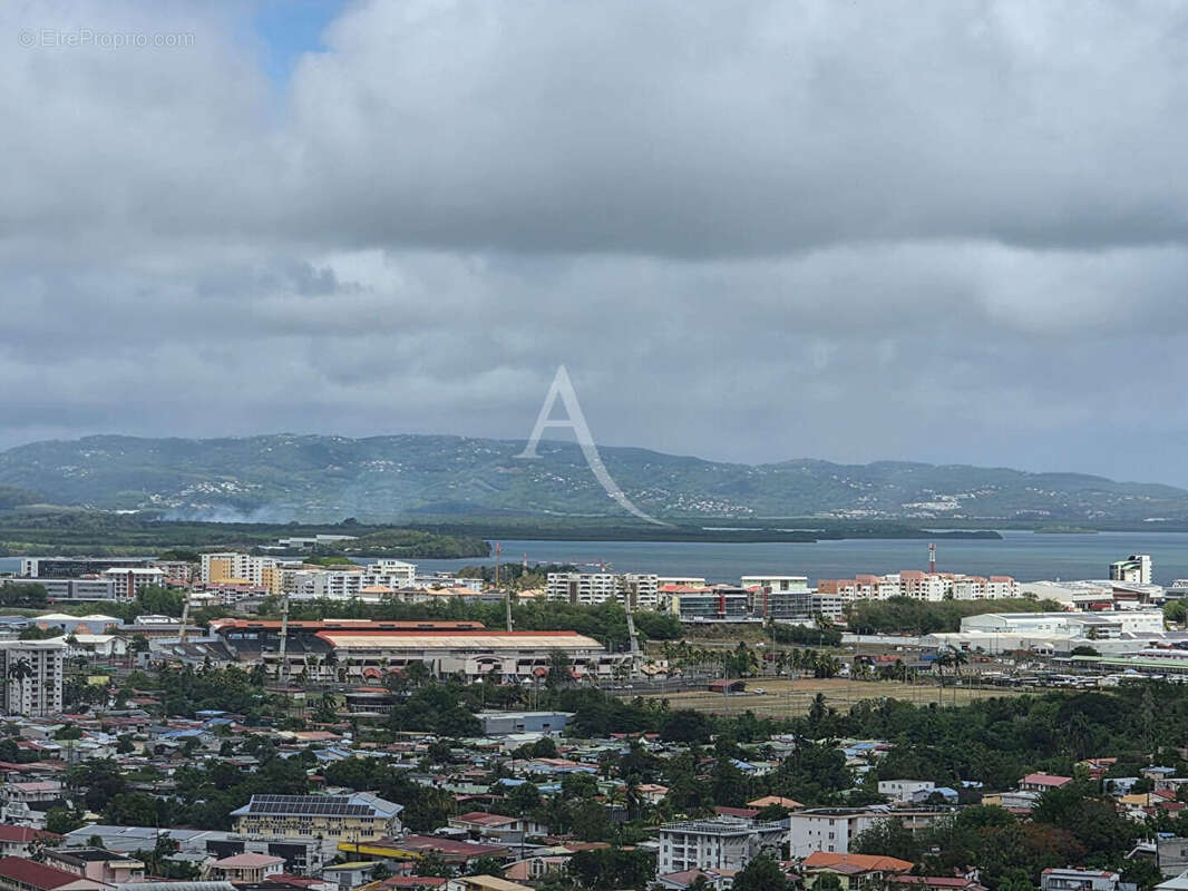 A SAISIR : appartement T4 118.62 m² Fort-de-France. - photo 2