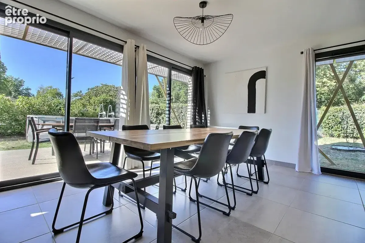 Photo Maison à Vigoulet-Auzil au prix de 386 250€