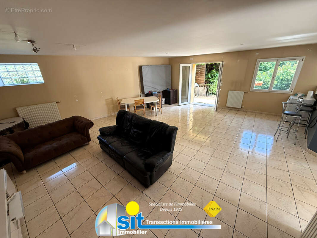 Appartement à SAINT-ROMAIN-EN-GAL