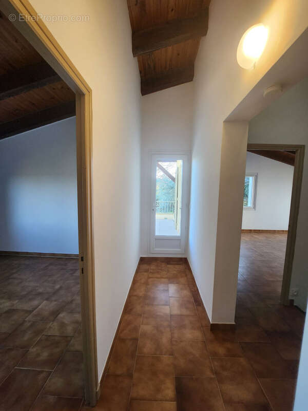 Maison à MONTAREN-ET-SAINT-MEDIERS