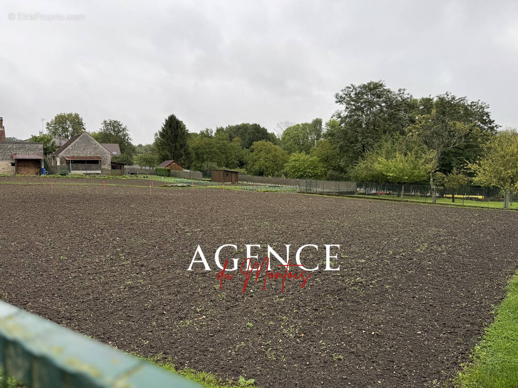 Terrain à DONNEMARIE-DONTILLY