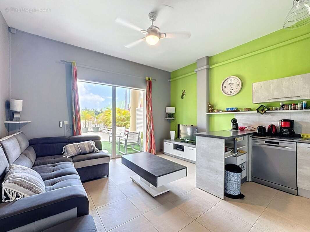 Appartement 56 m² à Saint-Francois  - photo 2