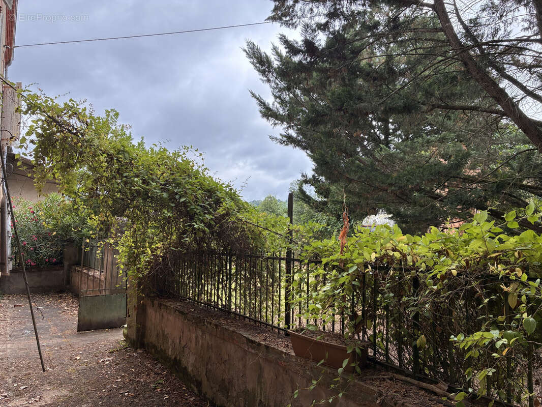 Ancienne maison bourgoise à rénover avec dépendances - photo 15