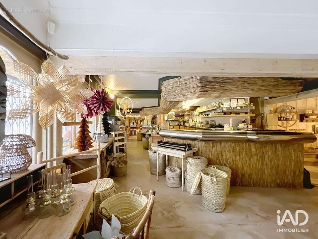 Photo 9 - Commerce à MOISSY-CRAMAYEL