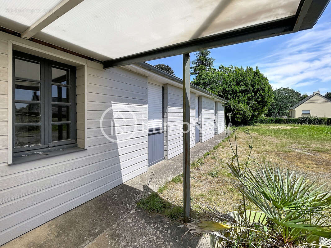 À VENDRE   Maison de plain-pied 95 m2 avec dépendance et terrain constructible de 2700 m2   Sainte-Pience - photo 2