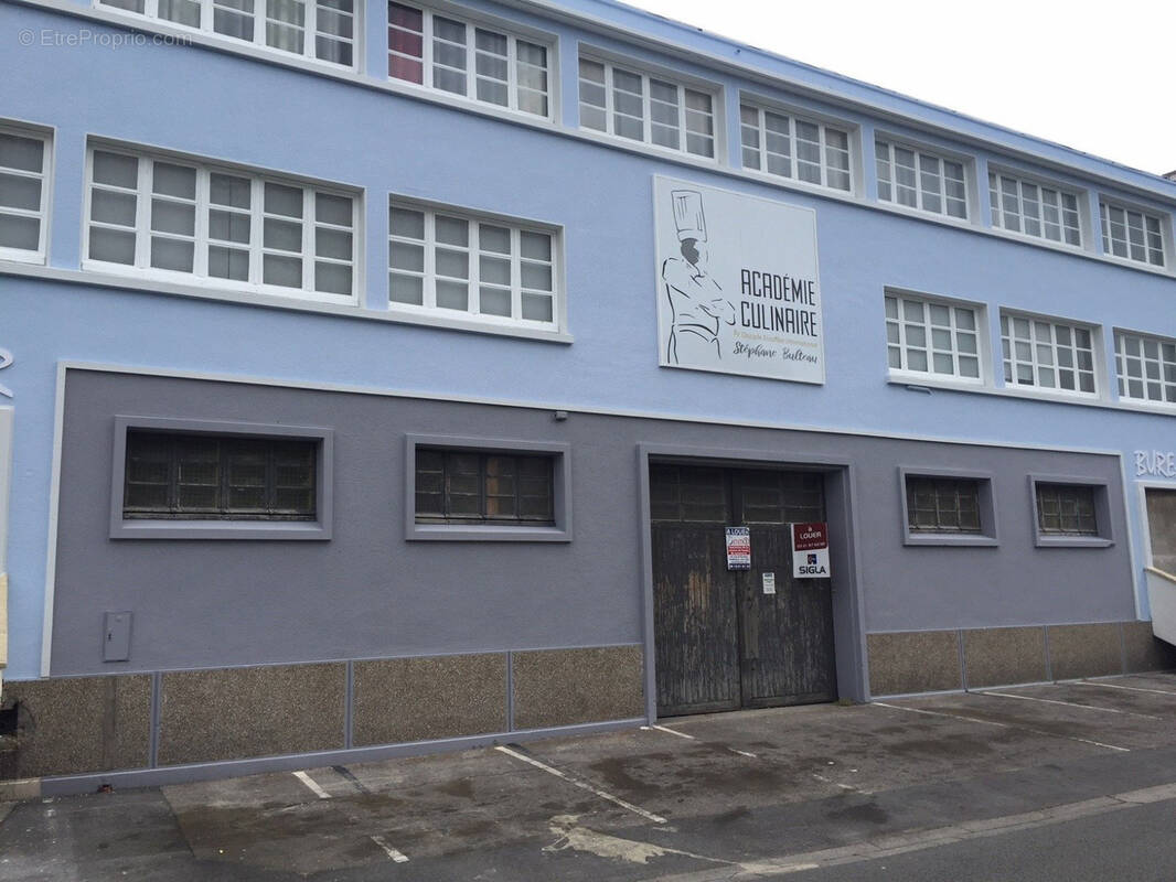 local commercial de 550 m2 avec 500 m2 de cour BOULOGNE SUR MER - photo 1