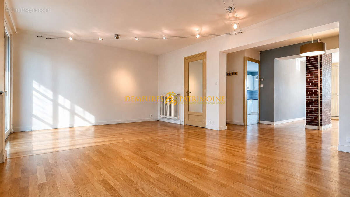 Maison 213 m² à Angouleme  - photo 4