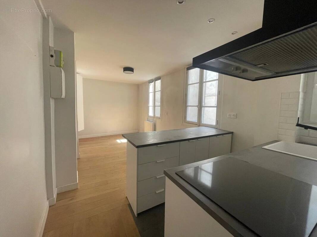 Appartement à PARIS-3E