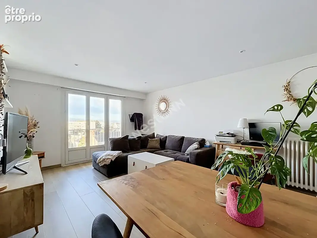 Nantes Hauts-Pavés / Appartement 86 m2 / 2 chambres / balcon / cave / ascenseur - photo 3