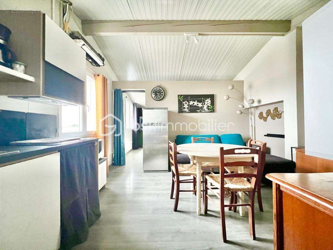 Commerce à COLOMBIERS