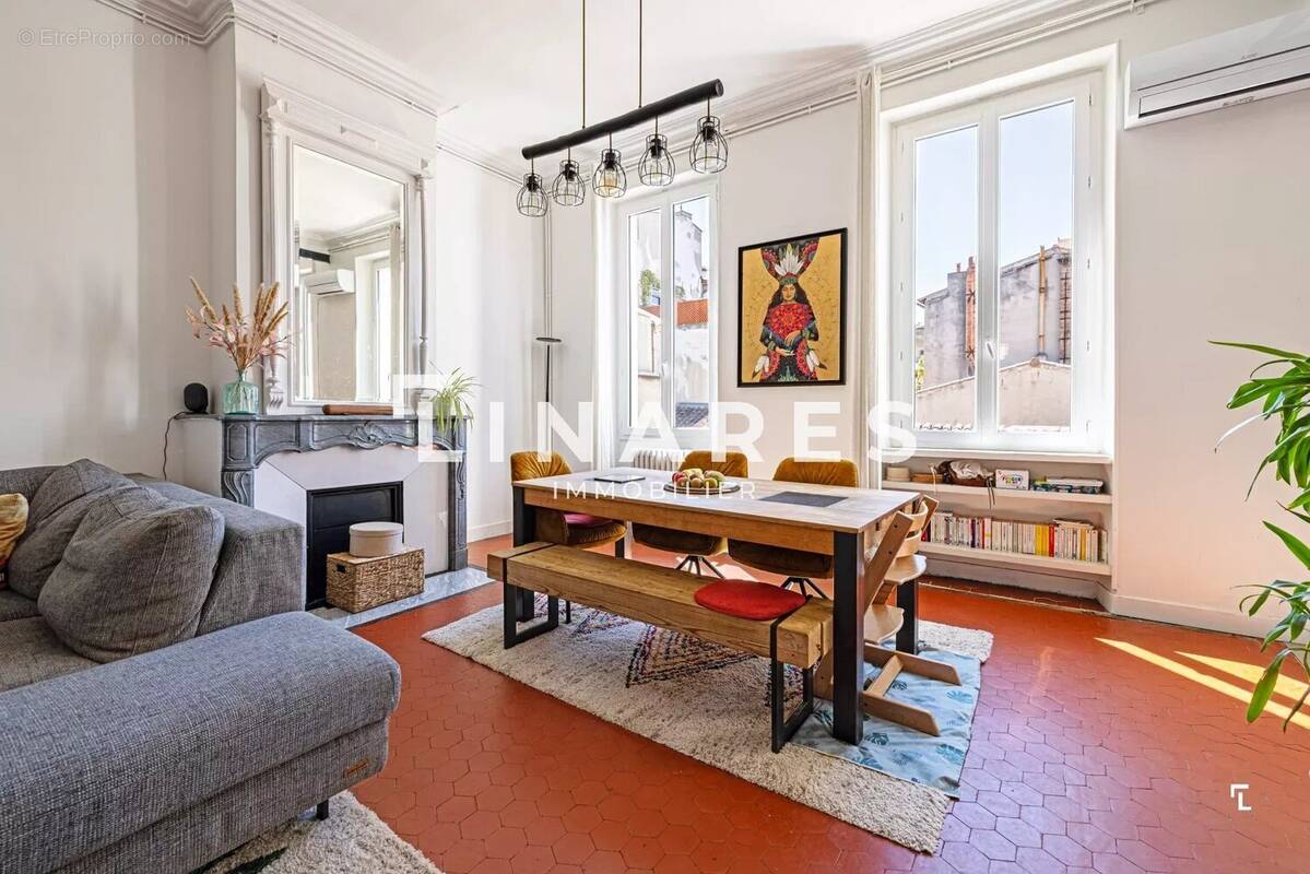 Appartement à MARSEILLE-1E