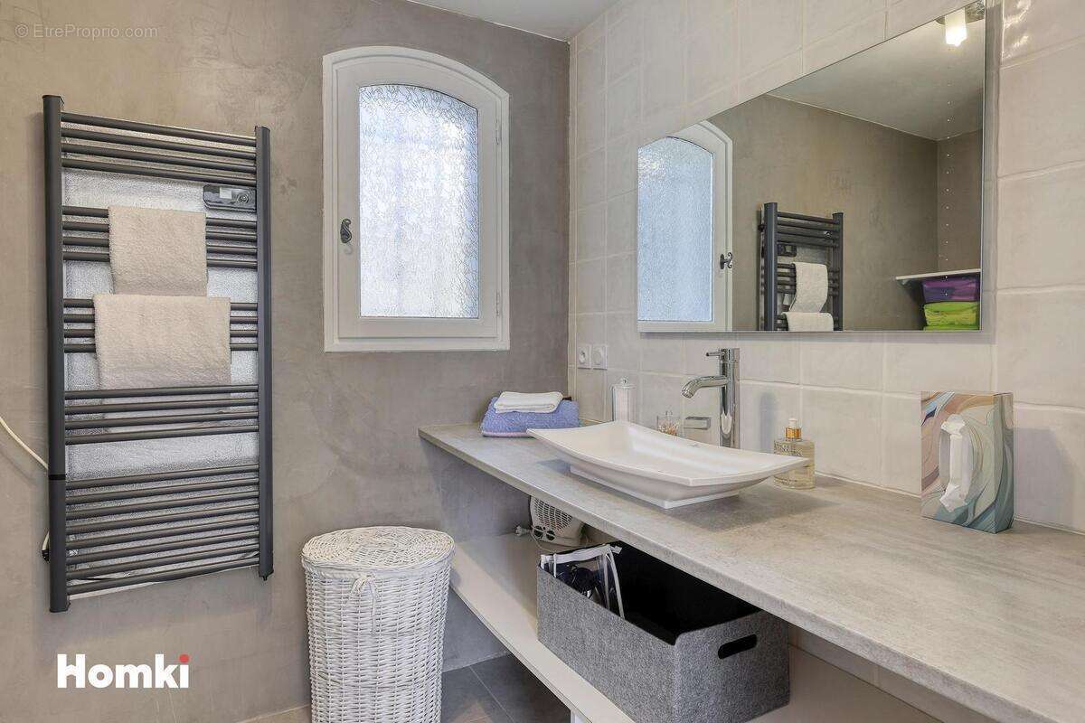 Maison à SOLLIES-VILLE