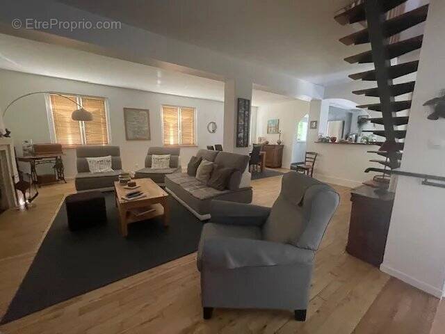 Maison en très bon état - photo 2