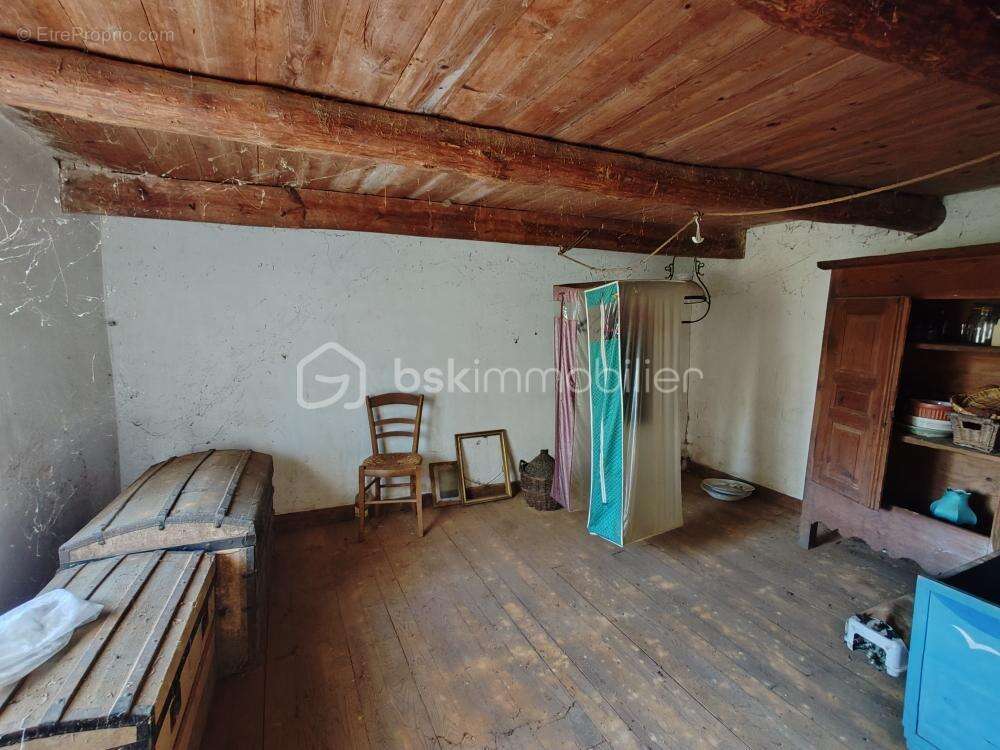 Maison à MARSAC-EN-LIVRADOIS