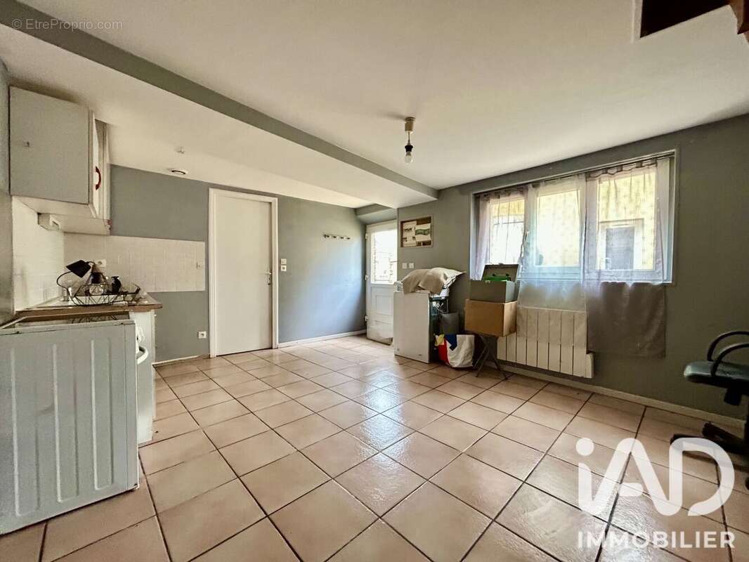 Photo 8