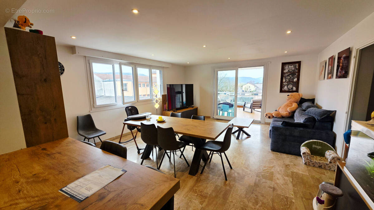 Appartement à BELLEGARDE-SUR-VALSERINE