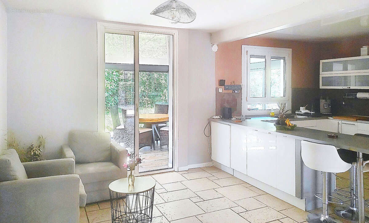 Maison à POURRIERES