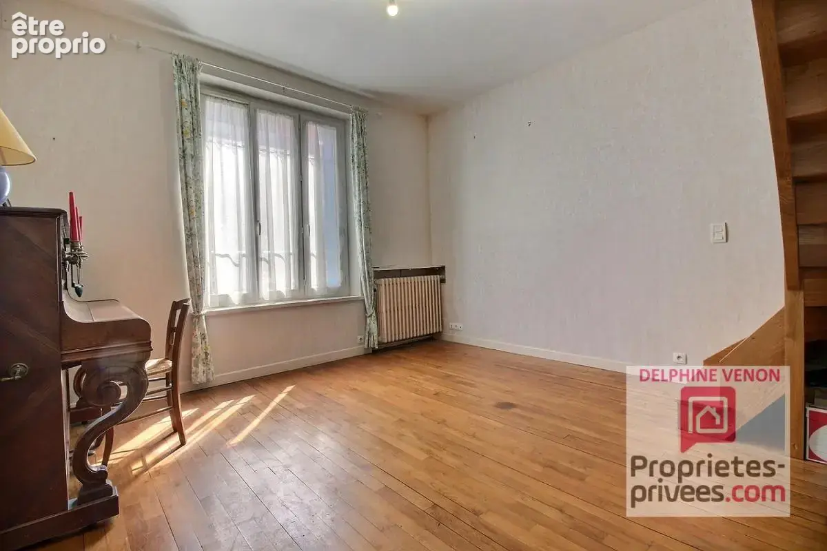 Exclusivité - Maison de ville dans l'hyper centre  de Chateauneuf  sur Loire avec garage et  terrain de 500 m² - photo 4