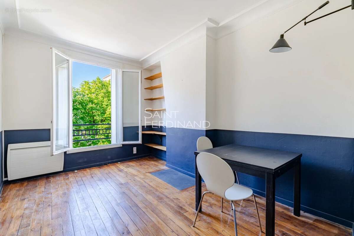 Appartement à PARIS-17E