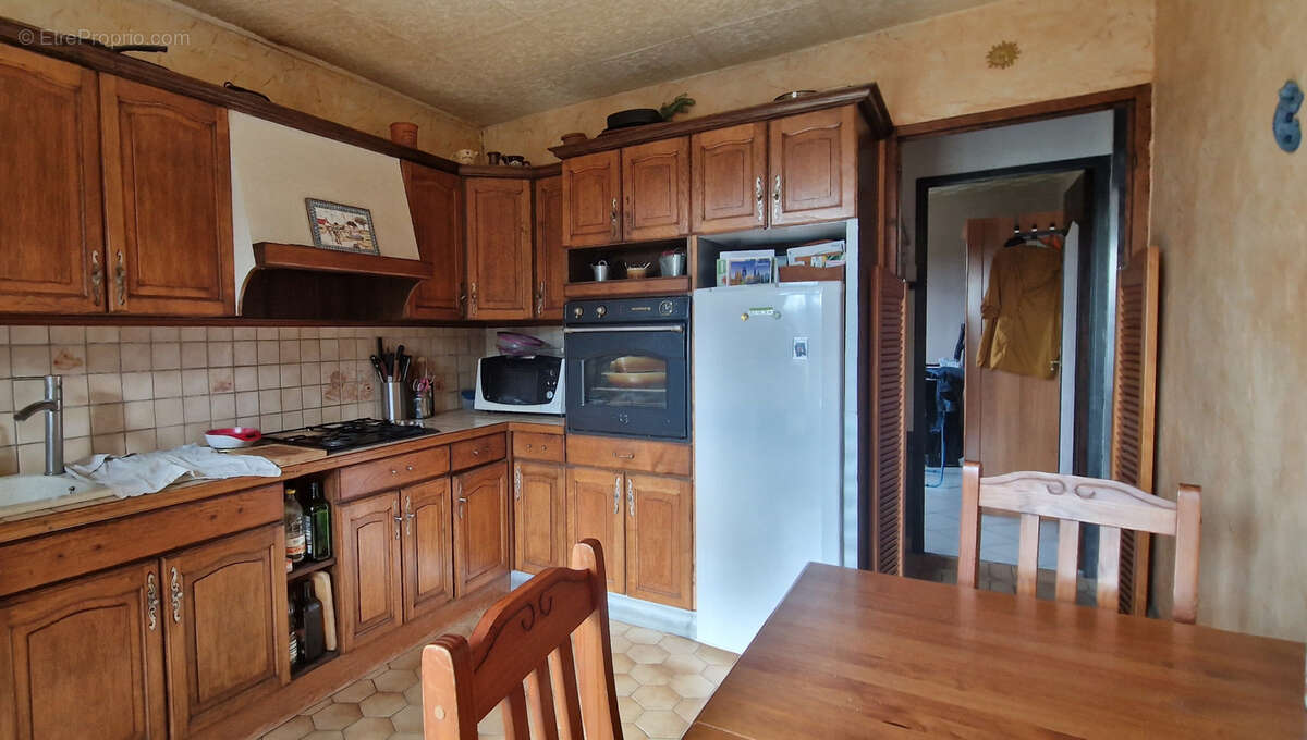 Autre à YVILLE-SUR-SEINE