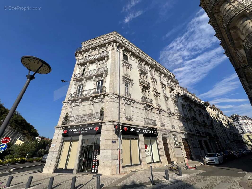 Appartement de caractère   113,76 m2   dernier étage   greno - photo 3
