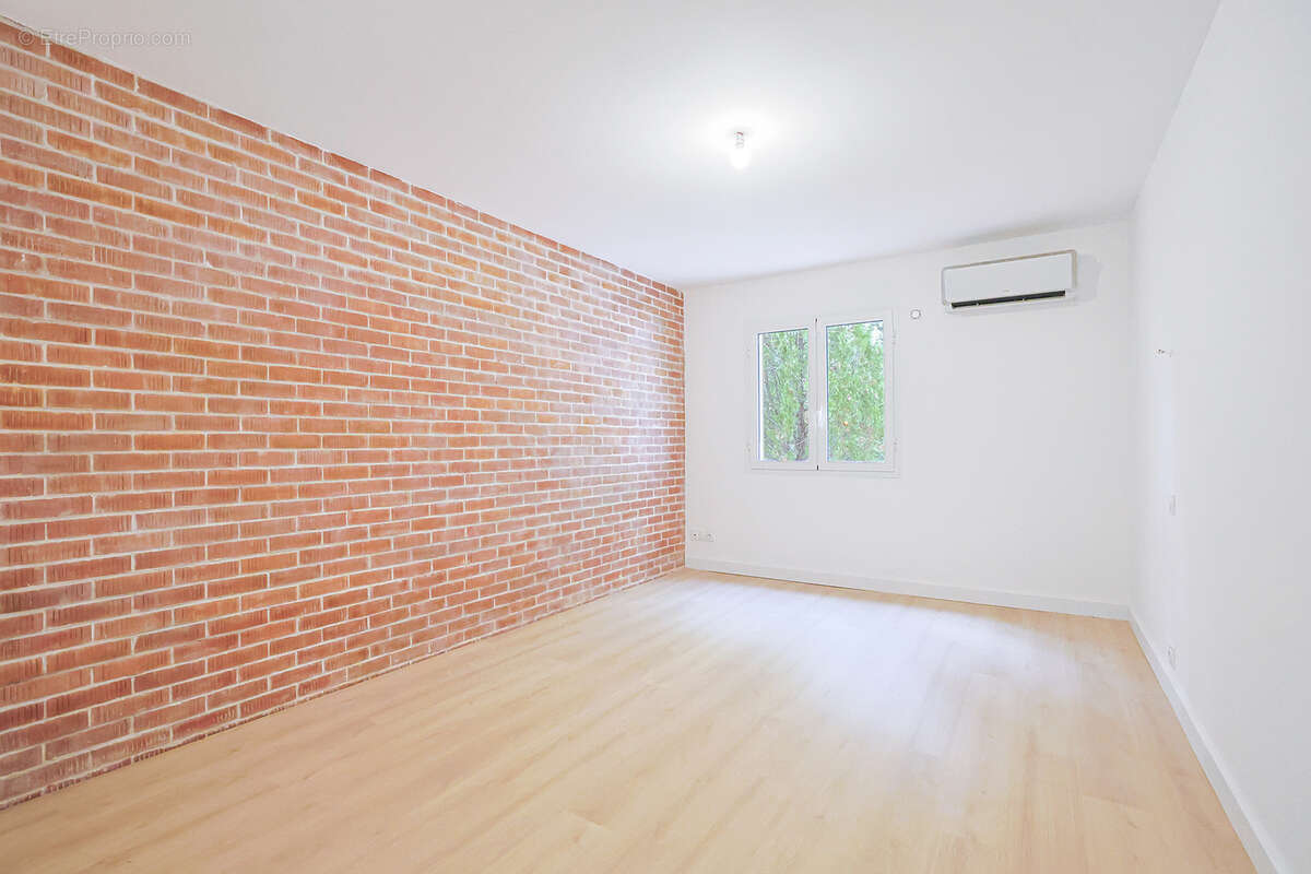 Maison à LA ROQUEBRUSSANNE