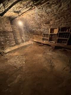 cave de stockage sous la maison