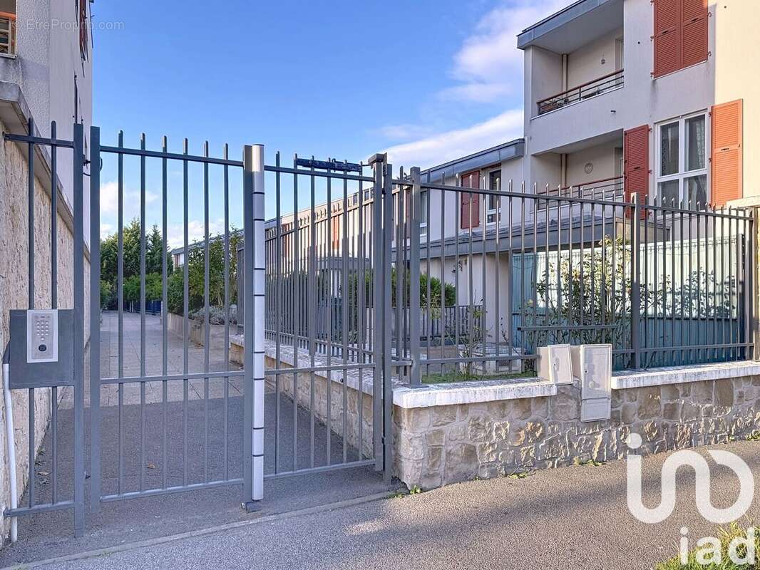 Photo 8 - Appartement à LES MUREAUX