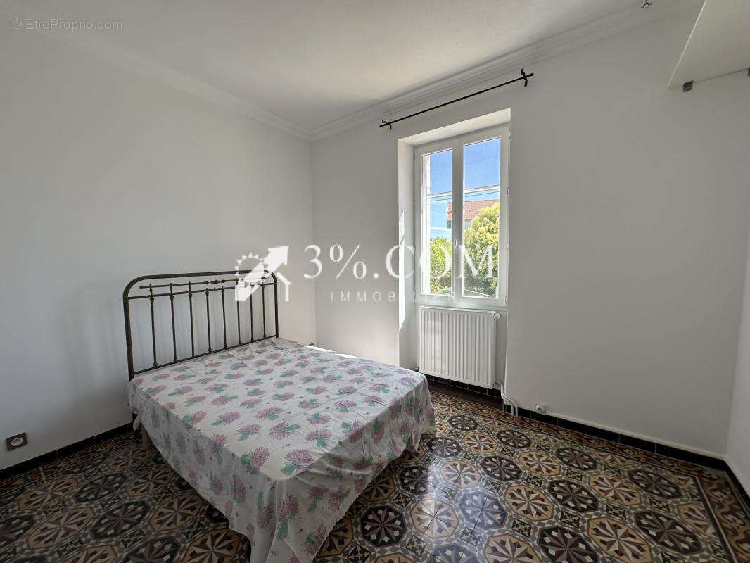Maison de ville , 3 chambres deux niveaux proche centre vill - photo 9
