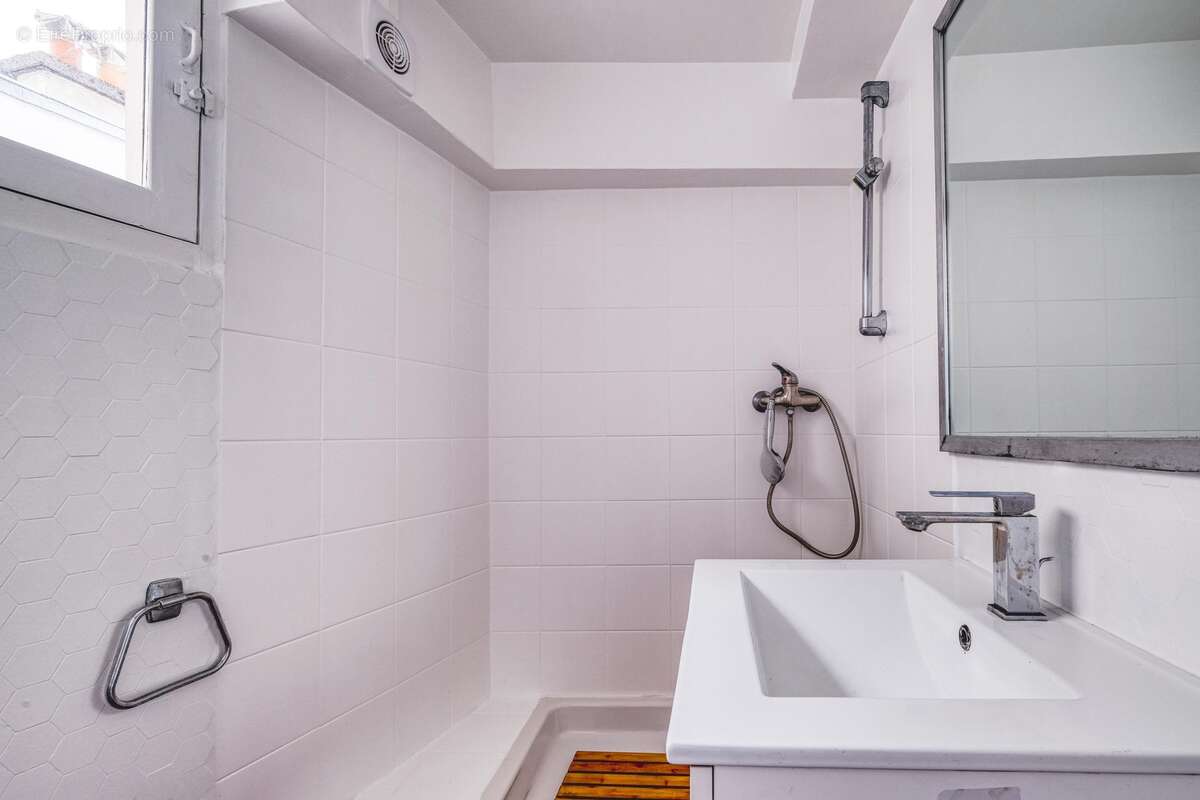 Appartement 16 m² à Paris-7e  - photo 6
