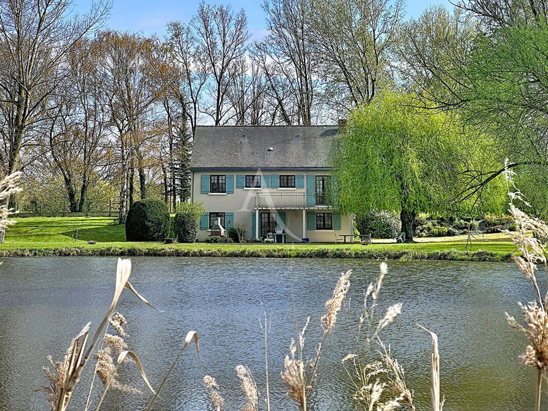 Maison à LONGUE-JUMELLES