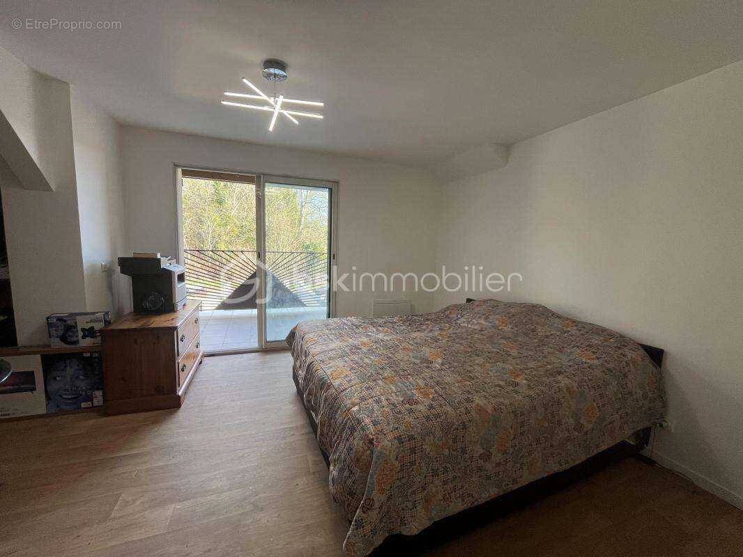 Maison à CRECY-LA-CHAPELLE