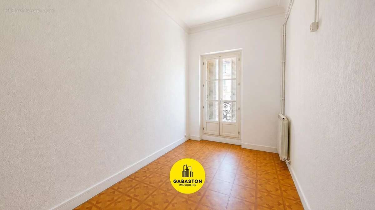 Appartement à MARSEILLE-2E