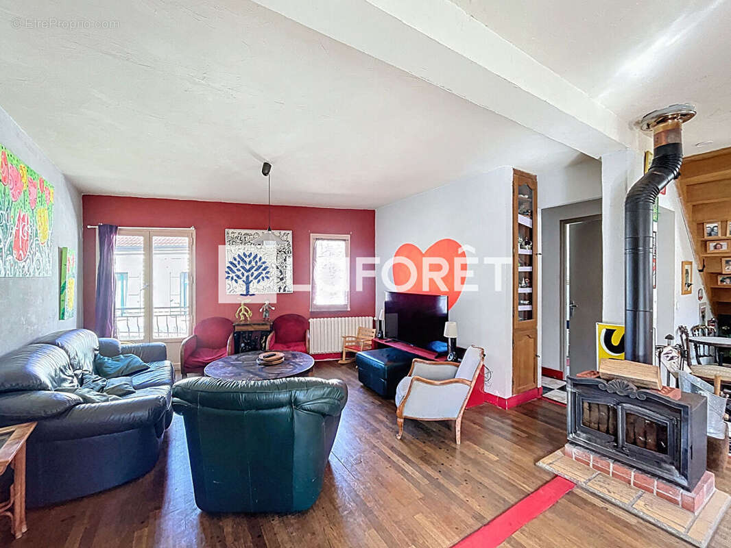 Maison à THIVERVAL-GRIGNON