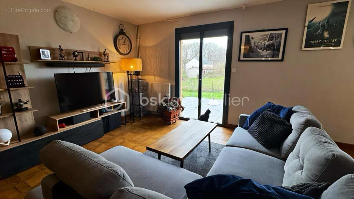 Maison à VIVIER-AU-COURT