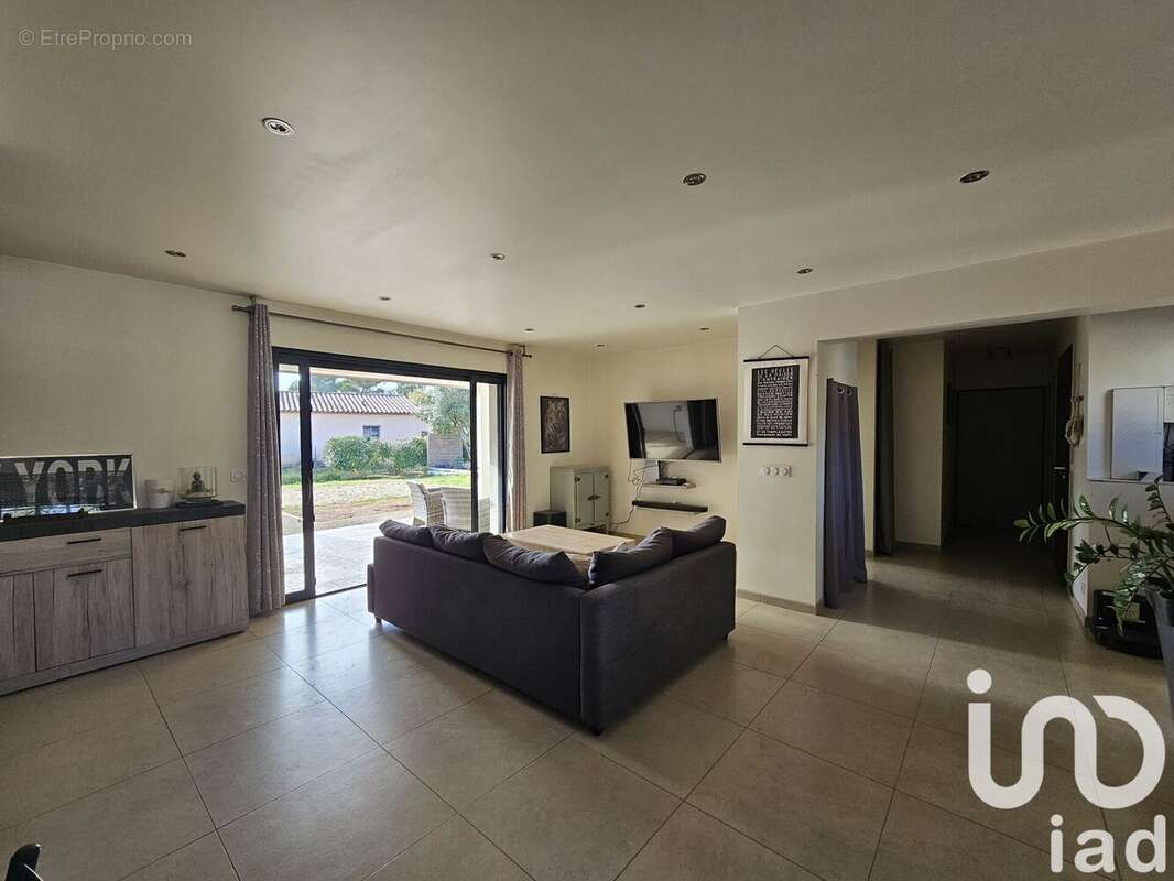 Photo 6 - Maison à LE CANNET-DES-MAURES