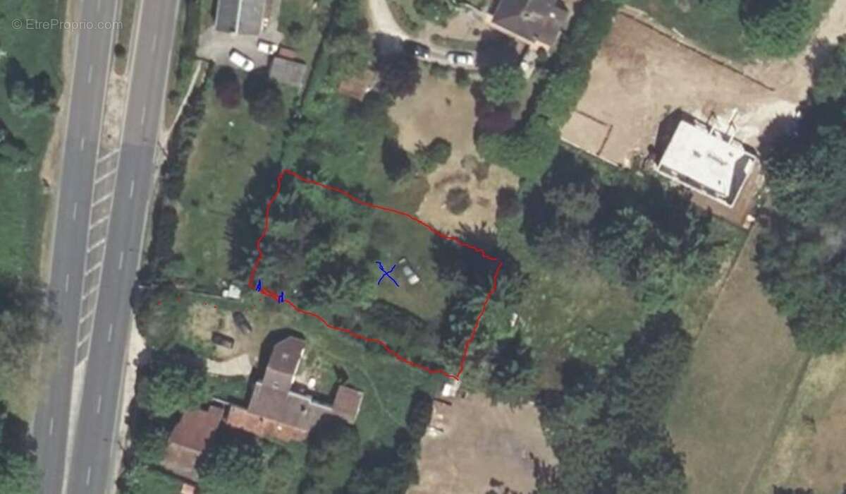 Terrain à FONTENAY-SUR-LOING