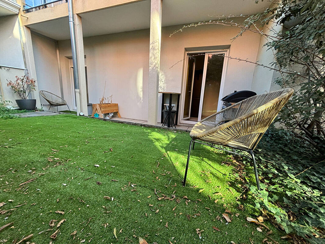 Appartement à GREZIEU-LA-VARENNE