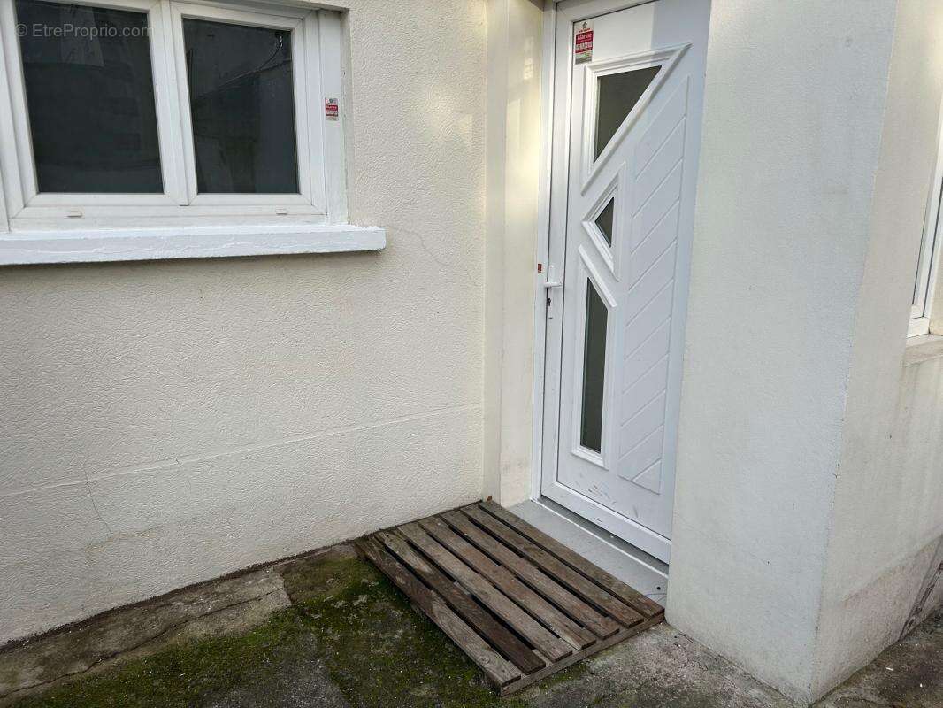 Appartement à LES PAVILLONS-SOUS-BOIS