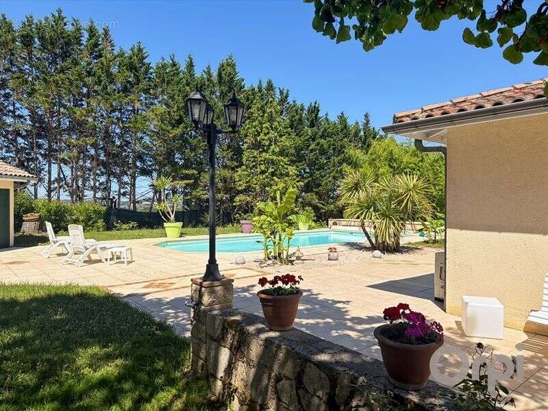Belle maison traditionnelle de 175 m² habitable de plain pied, proche condom - photo 4
