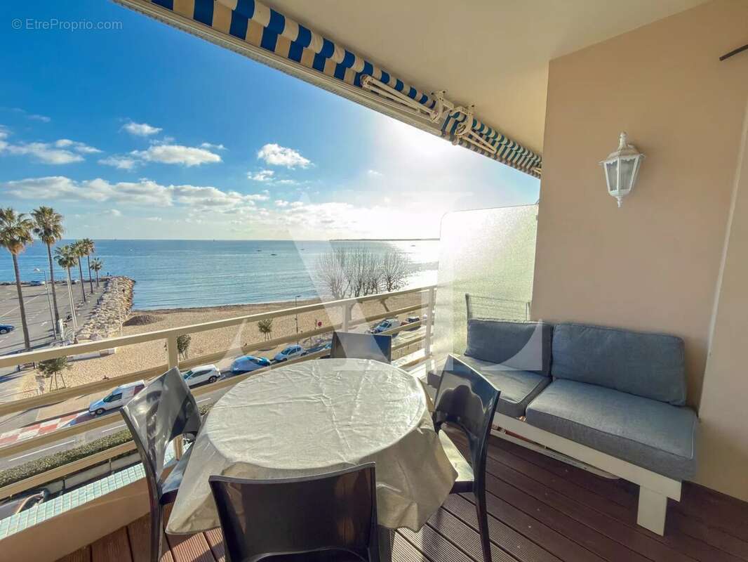 Appartement à VALLAURIS
