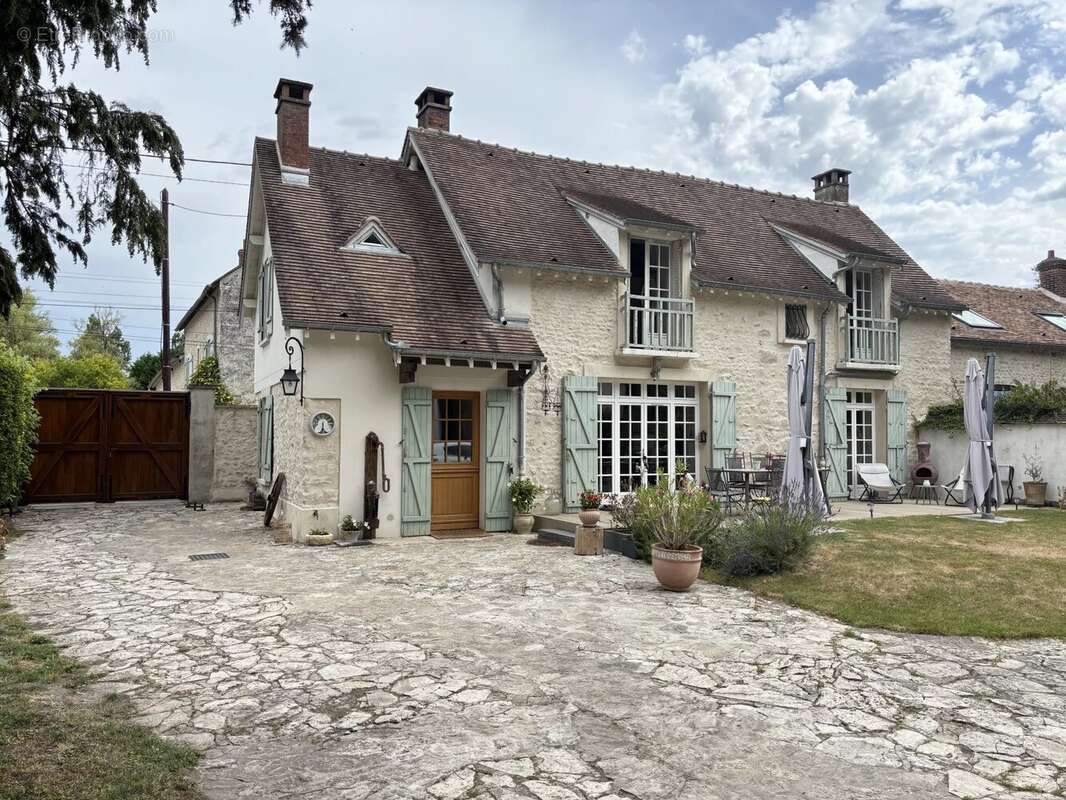 Maison à GIRONVILLE-SUR-ESSONNE