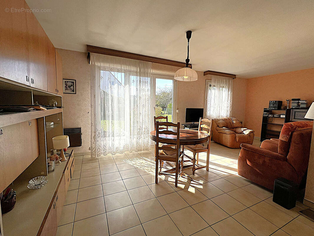 Maison à VILLERS-SOUS-SAINT-LEU