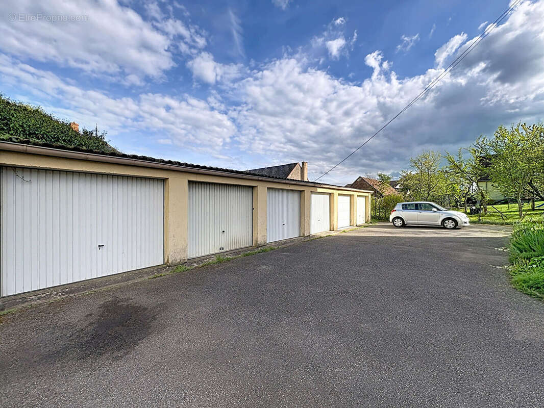 Saverne - T3 dernier étage avec balcon, garage et annexes - photo 9