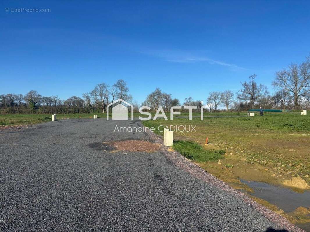 Terrain 711 m² à Cardonville  - photo 2