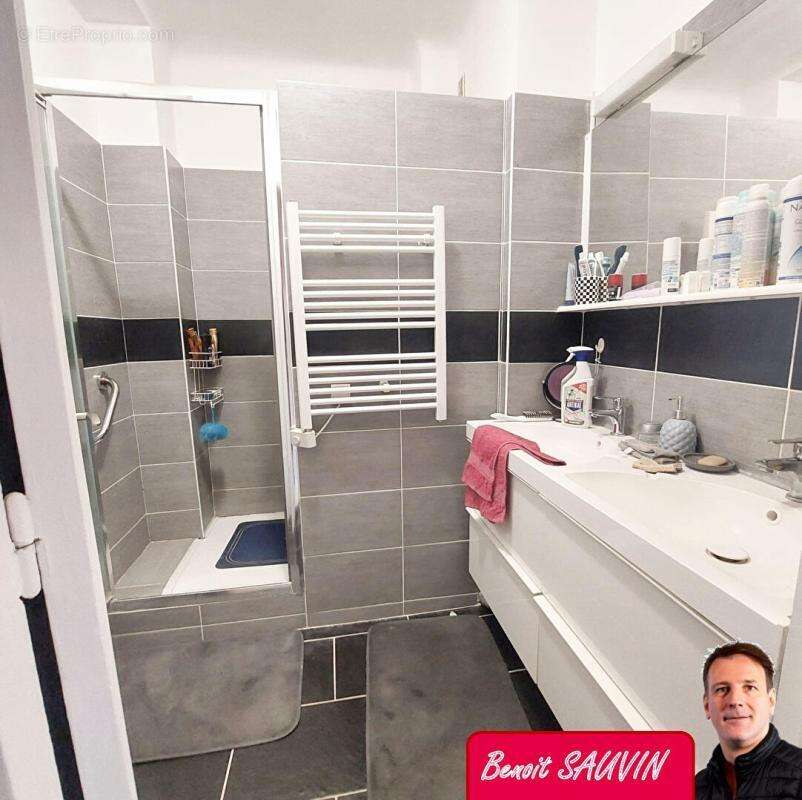 Appartement à MARSEILLE-4E