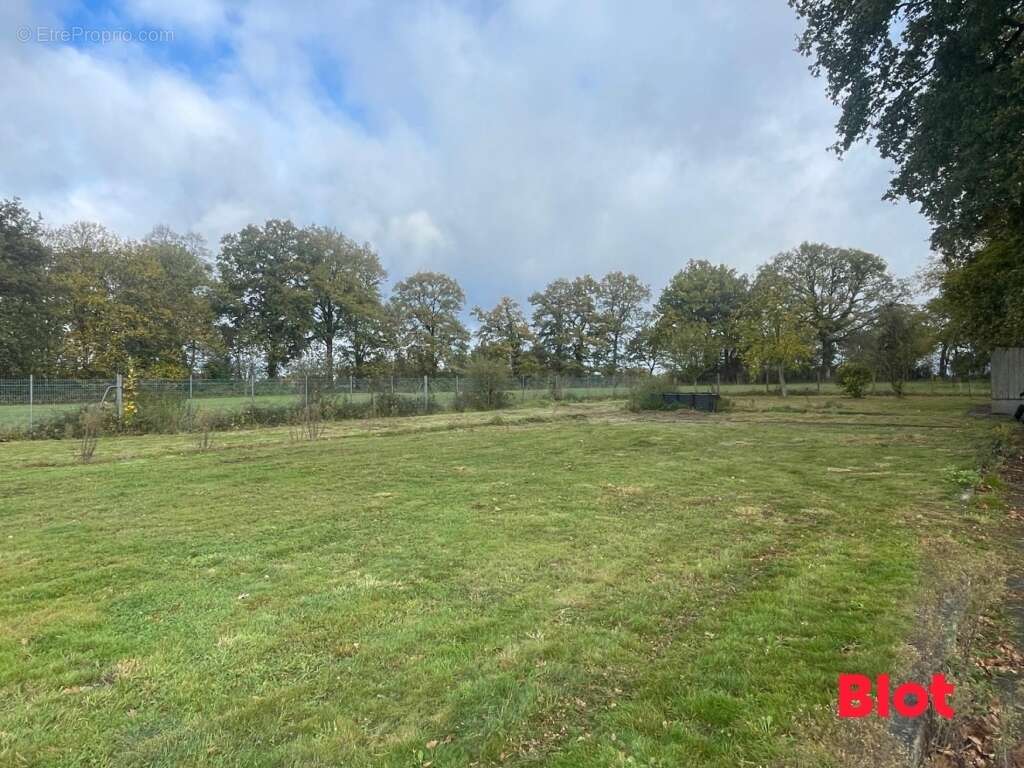 Maison à ARGENTRE-DU-PLESSIS