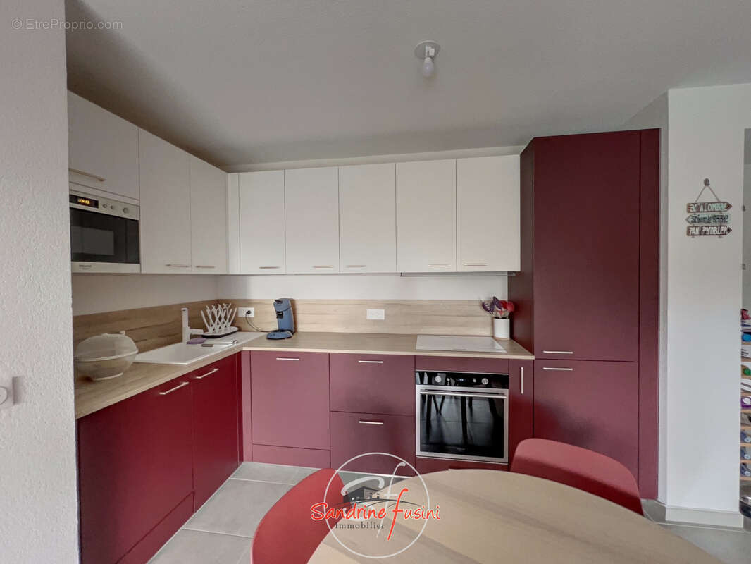 Appartement à CARROS